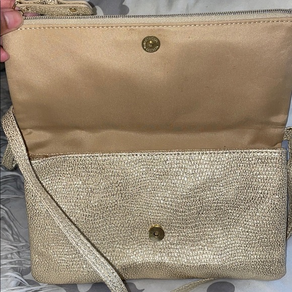 Nine west metallic gold crossbody - Picture 3 of 5